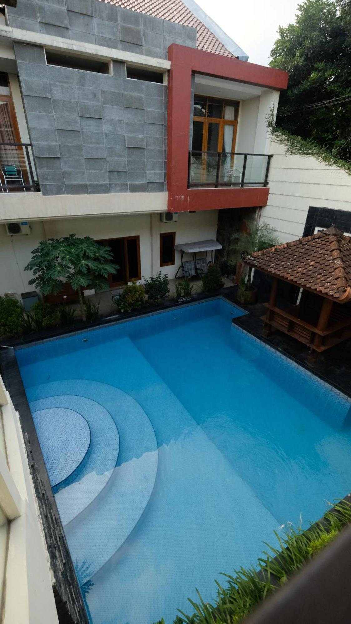 Griya Desa Hotel & Pool Слеман Экстерьер фото